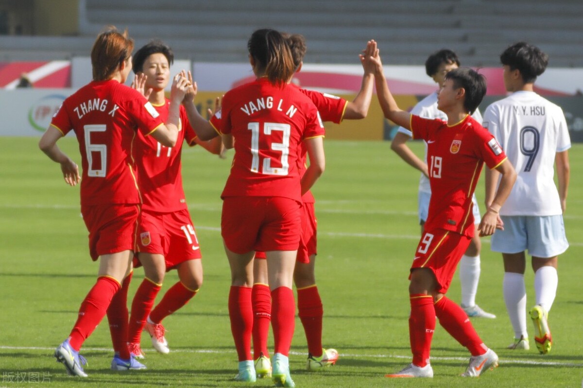 中国女足再次夺冠，告诉世界我们的实力！