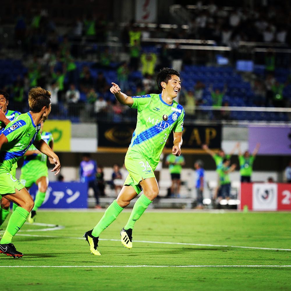 包含哈尔滨队客场胜辽宁，实现不容小觑的胜利的词条