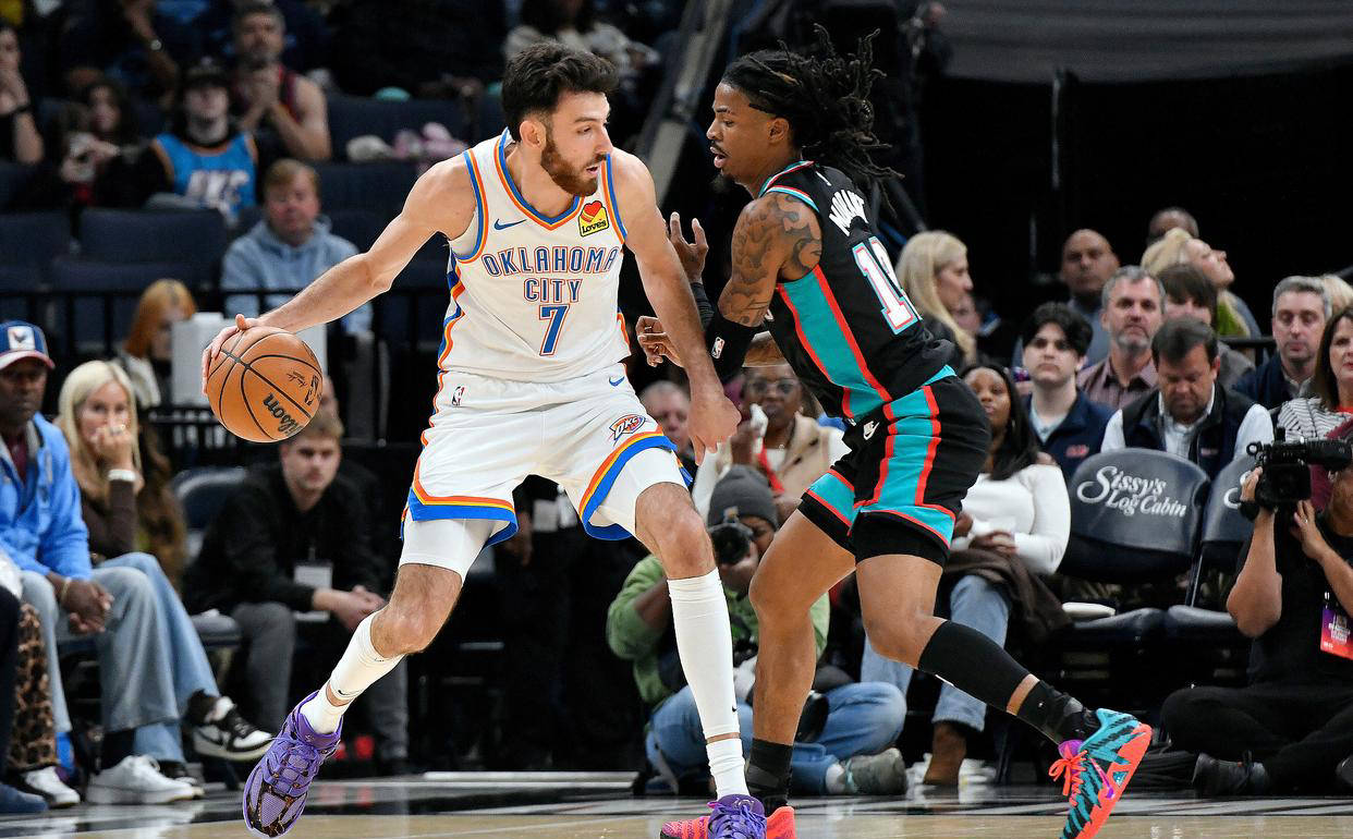 明星球员的神勇表现成就了绝地逆袭，逆转胜利的引人瞩目的简单介绍