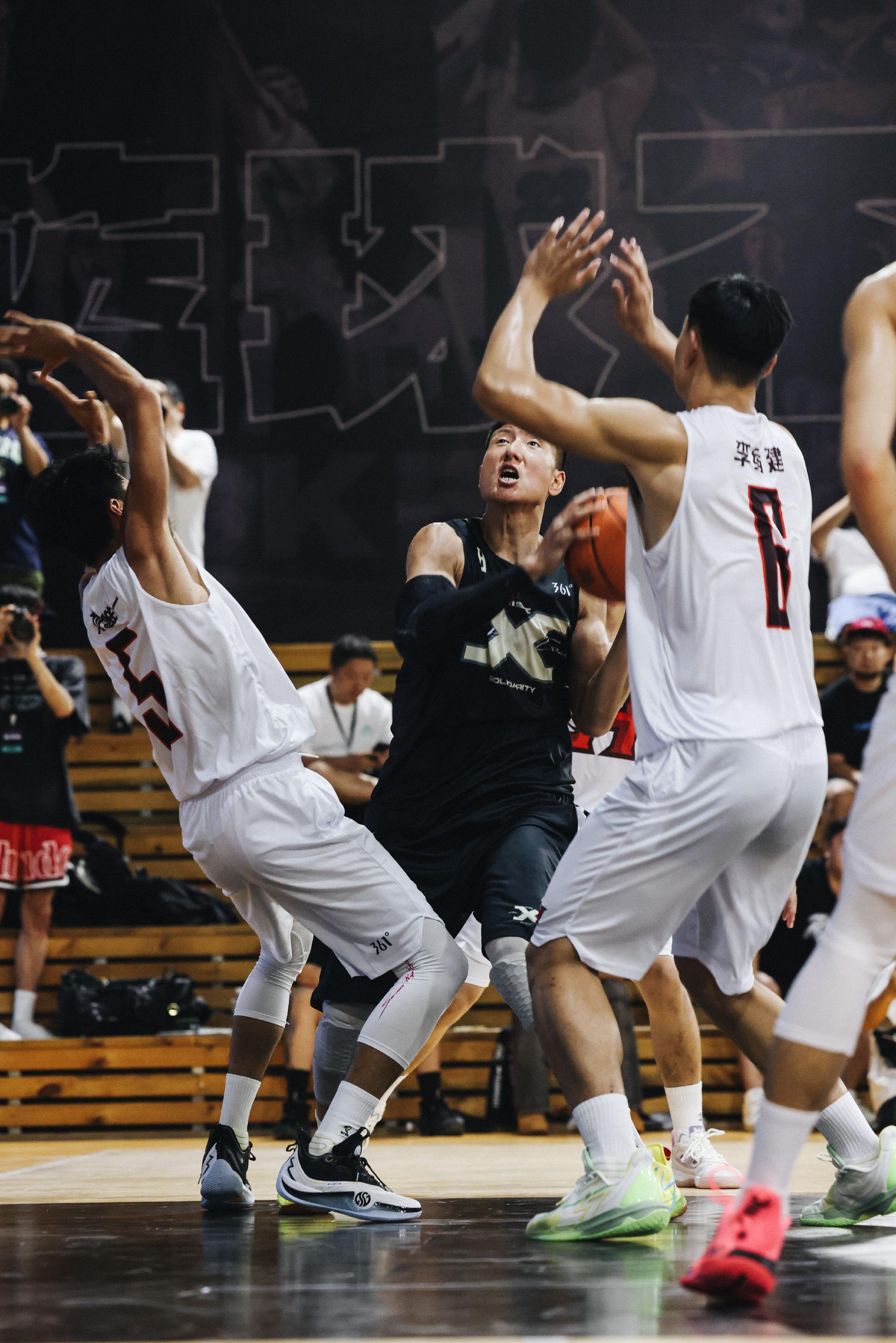 开云体育平台APP-震撼对决，全球球迷热血沸腾的简单介绍