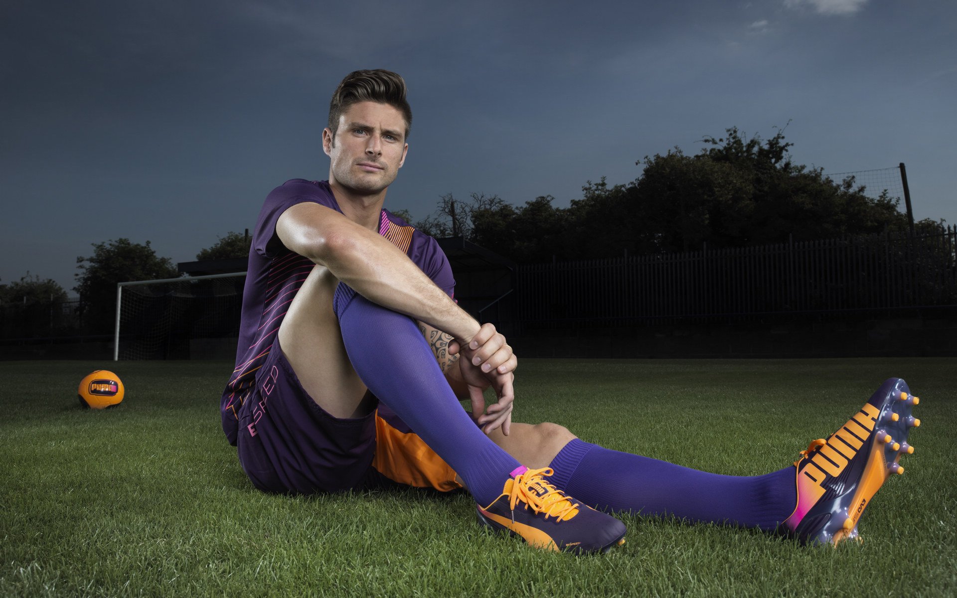 从罗马轻取丹麦到卡瓦哈尔接管德比，足球场上的唯一性时刻